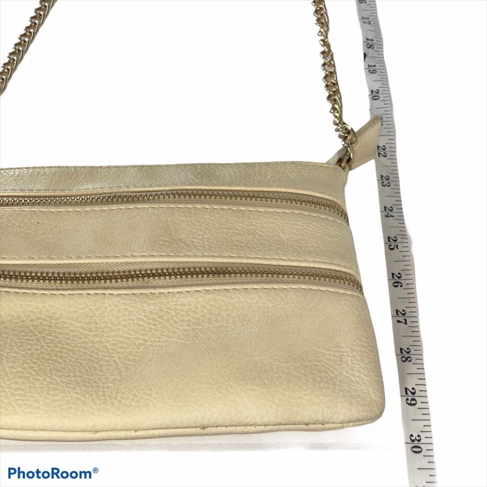 Call it Spring Cross Body! - Picture 9 of 9
